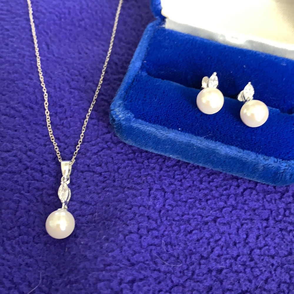 Silver Faux Pearl & Rhinestone Necklace & Earrings